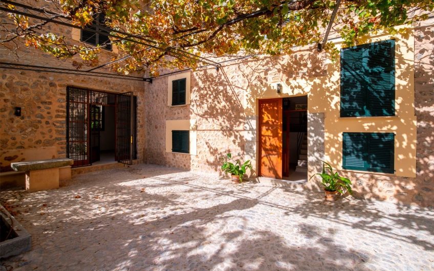 Finca reformada en venta en el puerto de Soller, cerca de Palma, Mallorca